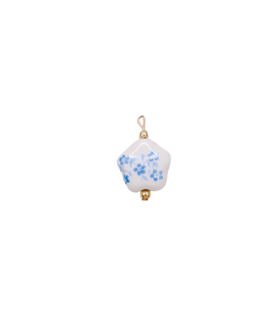 VINTAGE BLUE CHARM
