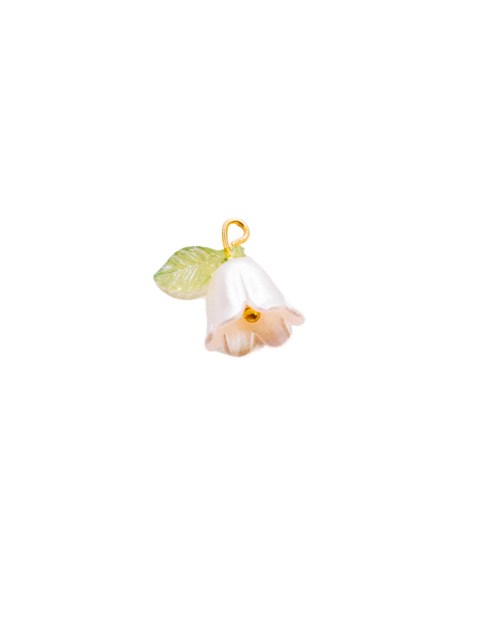 WHITE FLOWER CHARM