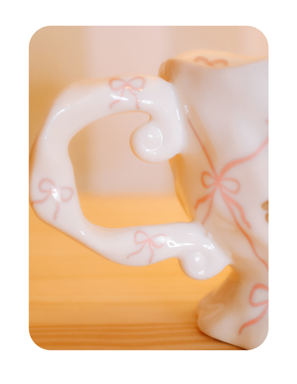 PRETTY BEAR BOW COFFEE MUG