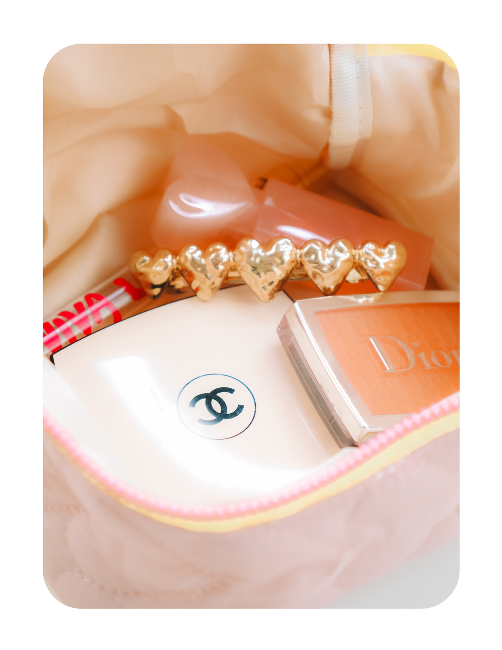 CUTIE HEART MAKEUP BAG