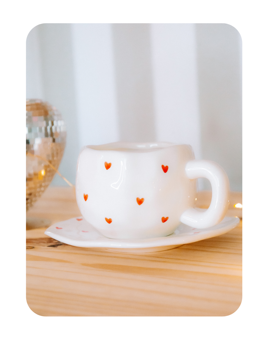 VINTAGE LOVE ME COFFE CUP