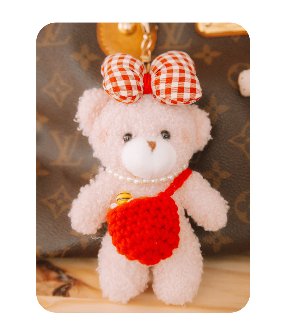 CUTIE PICNIC TEDDY BAG CHARM