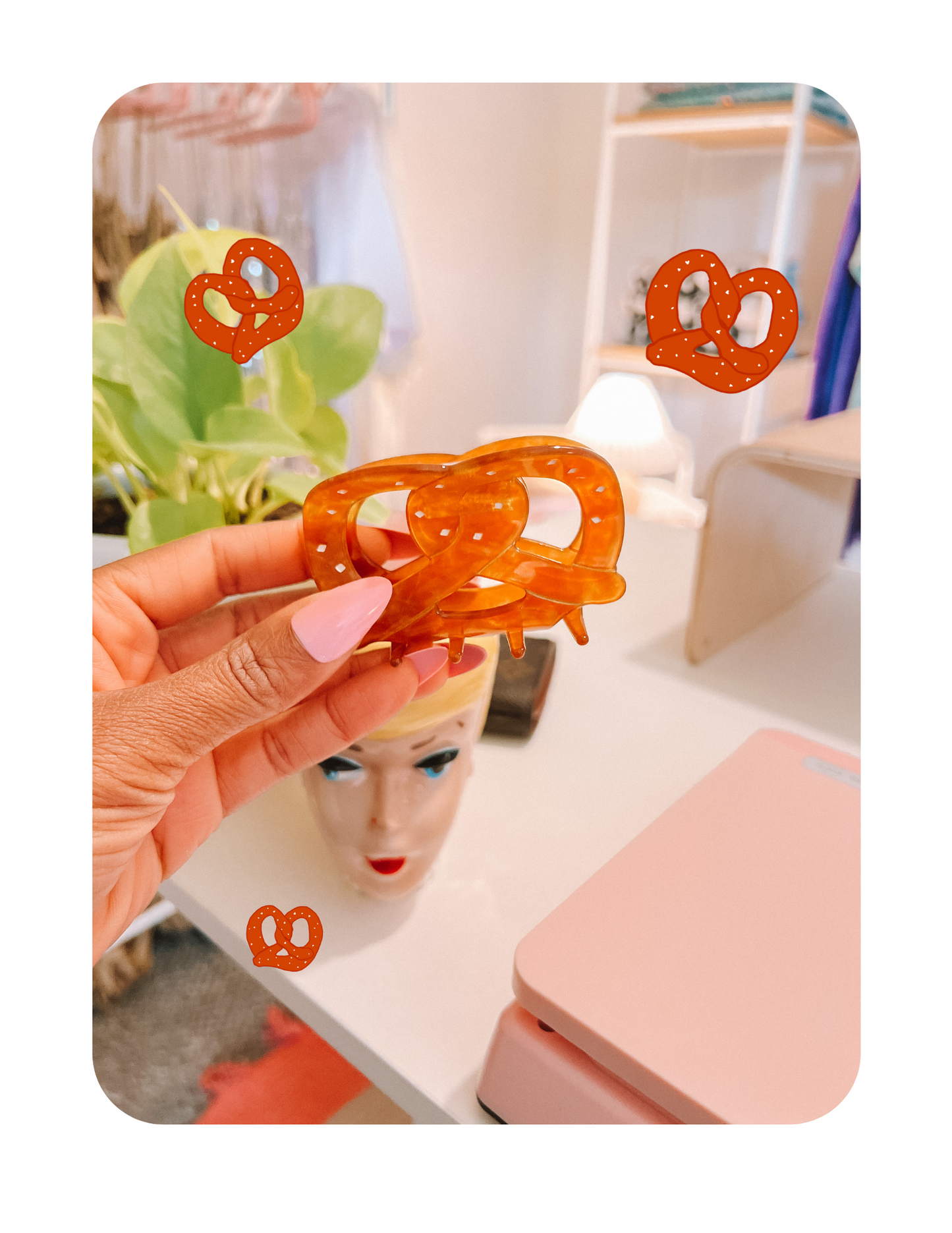 LARGE PRETZEL CLAW CLIP (FASHION FRIEND FAVORITE)