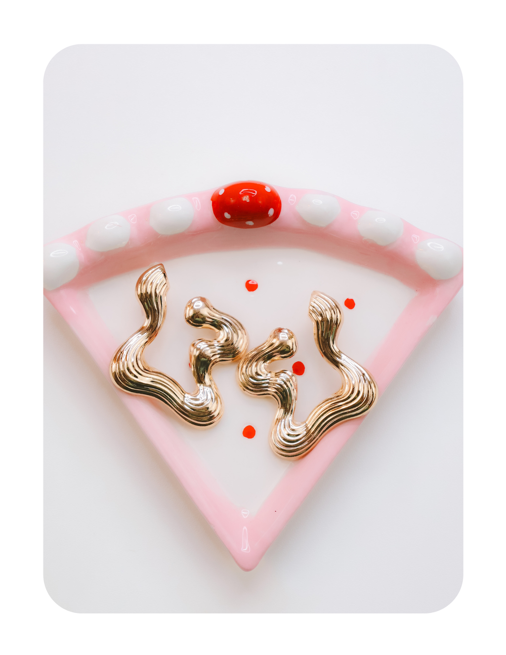 CUTIE SQUIGGLE EARRINGS