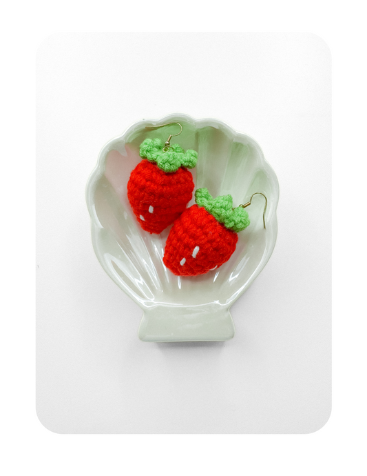 NEW! STRAWBERRY KNIT EARRINGS