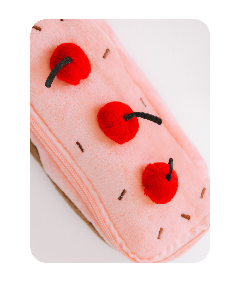 CUTIE CUPCAKE MAKEUP BAG (BACK IN STOCK!)