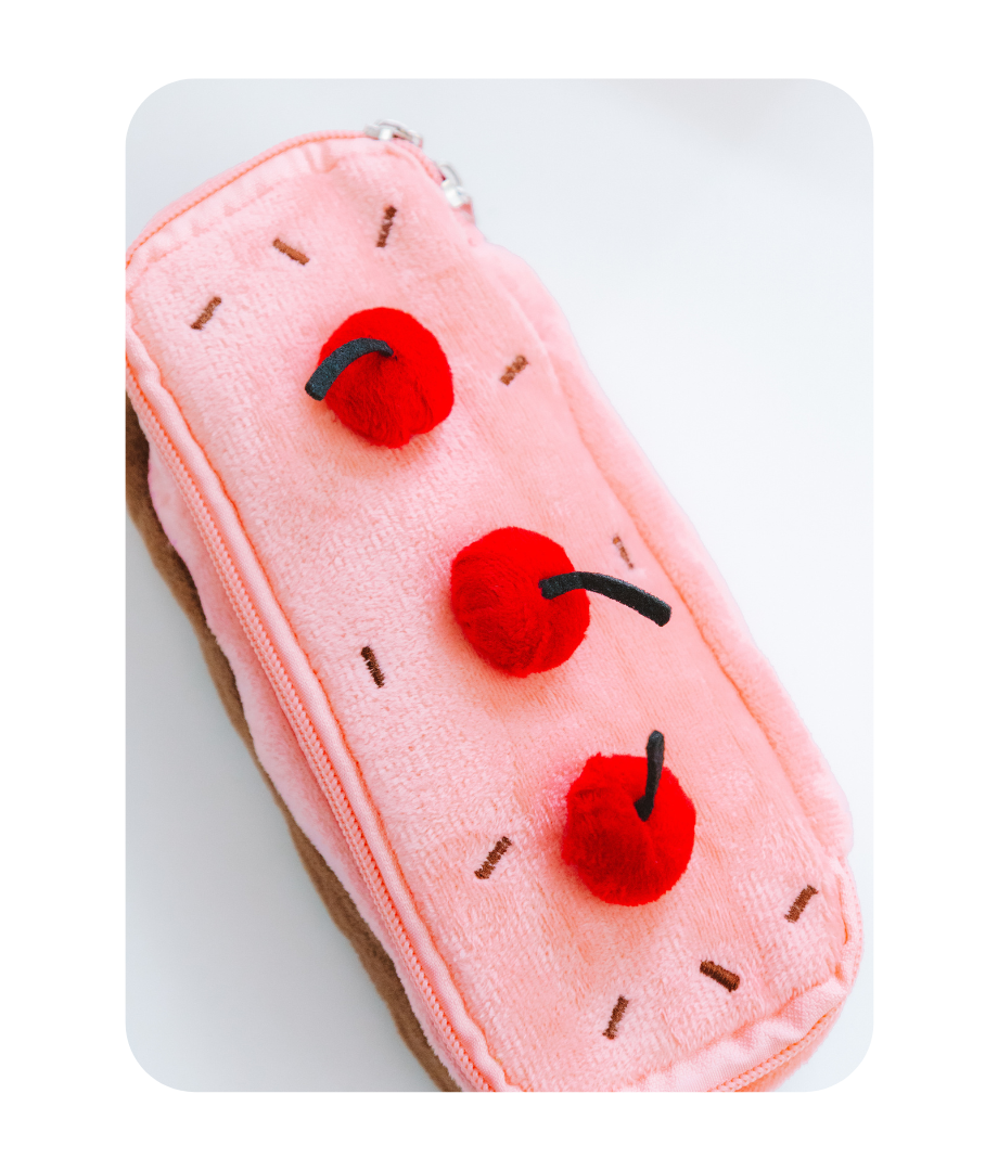 CUTIE CUPCAKE MAKEUP BAG (BACK IN STOCK!)