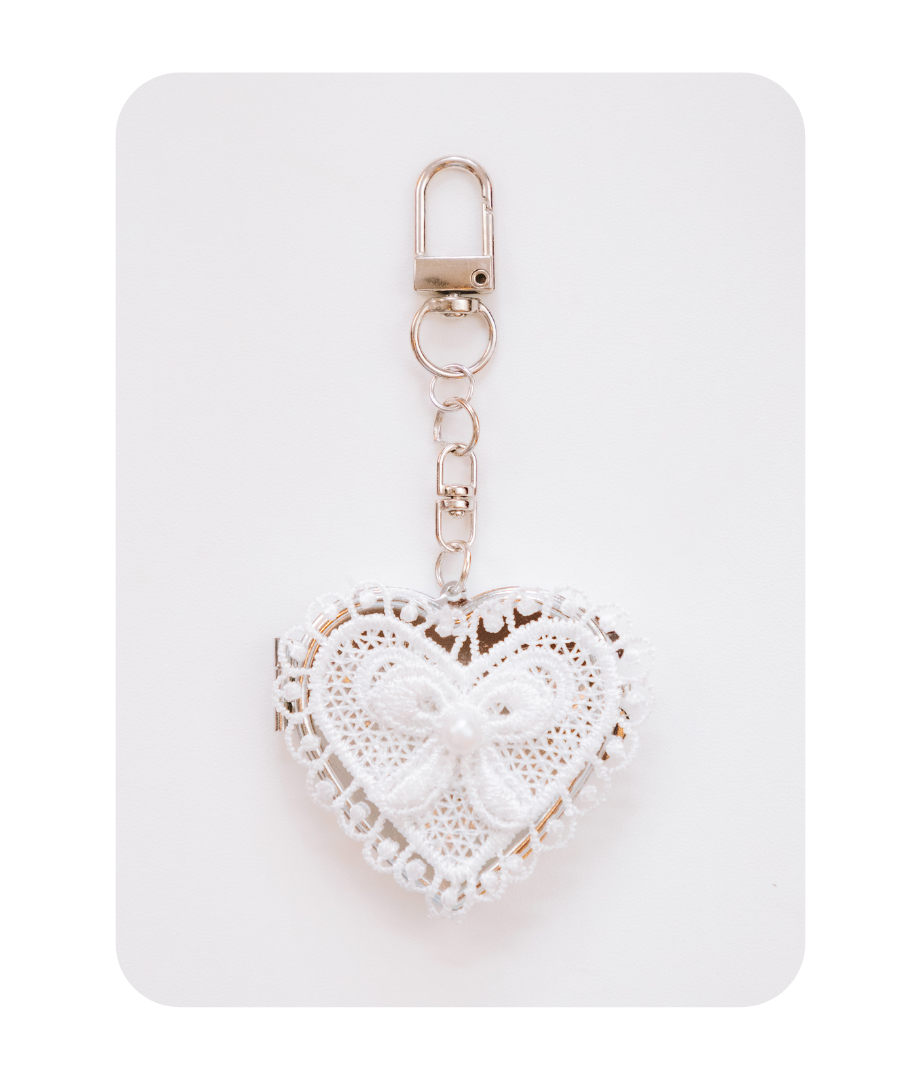 DOLLY HEART MIRROR BAG CHARM