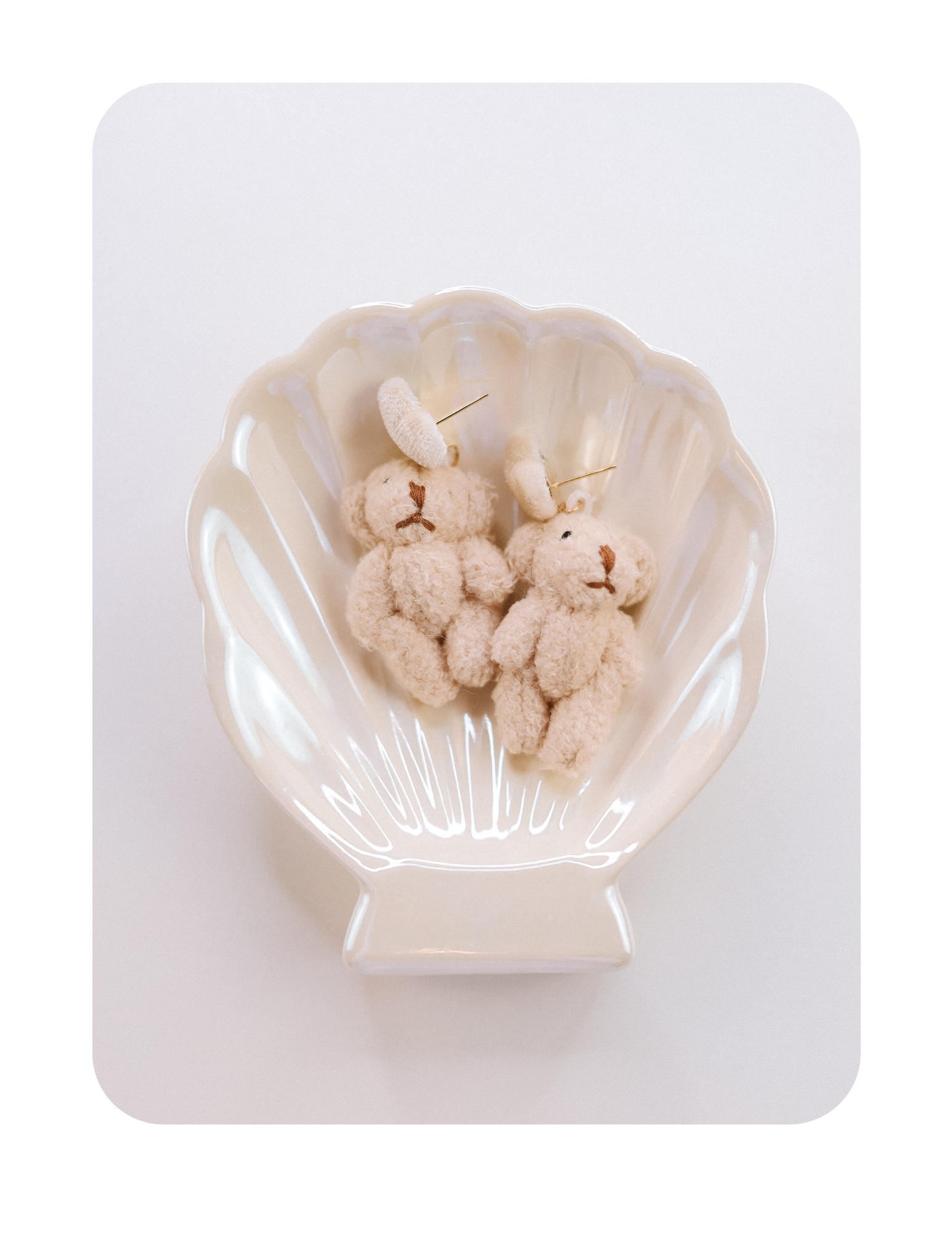 VINTAGE TEDDY EARRINGS (BEIGE)